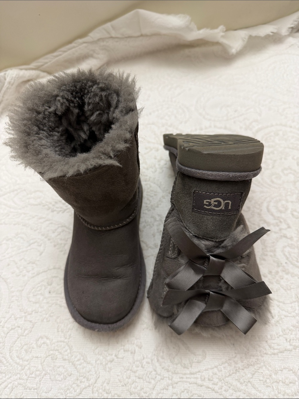 UGG Bailey Bow II Boots Gray Size 13 Girls (Little Girls)